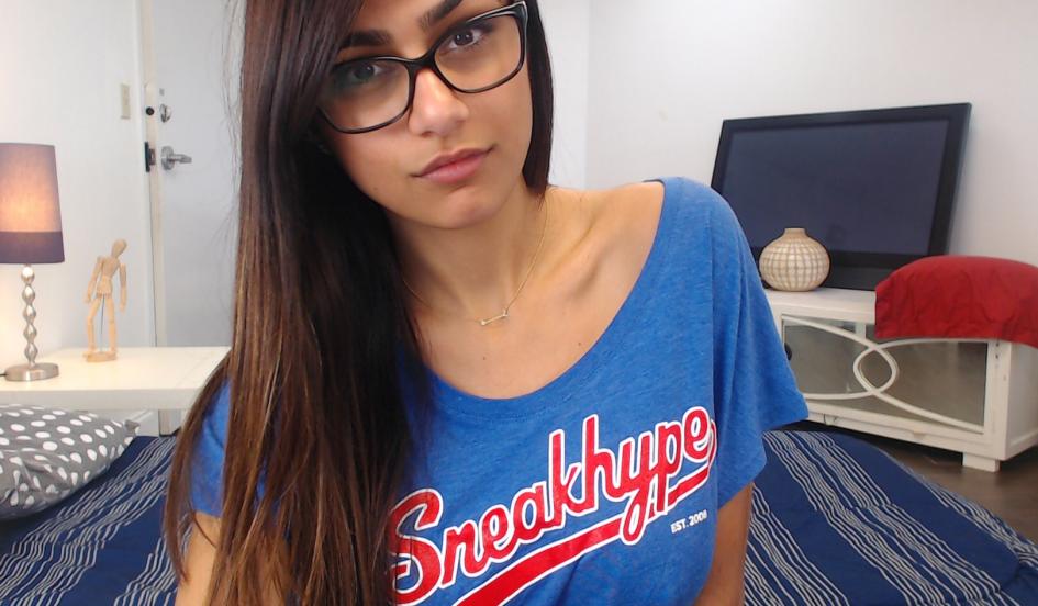 mia khalifa timeflies español