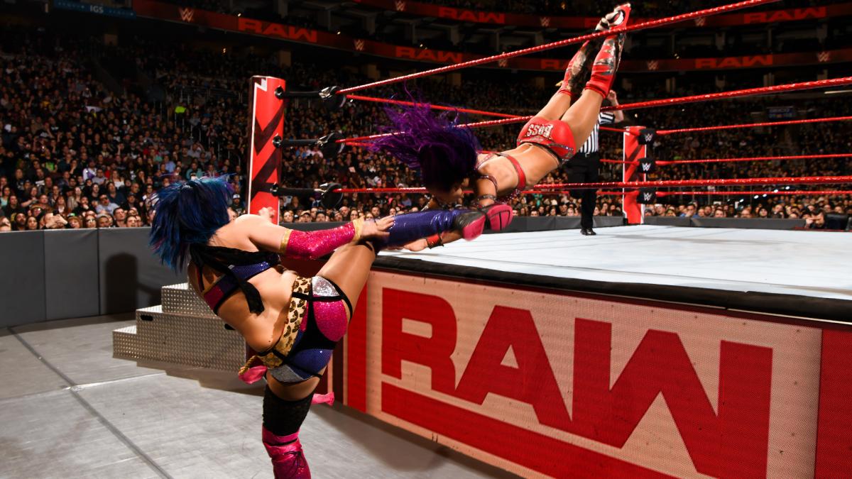 WWE Raw Asuka Sasha Banks