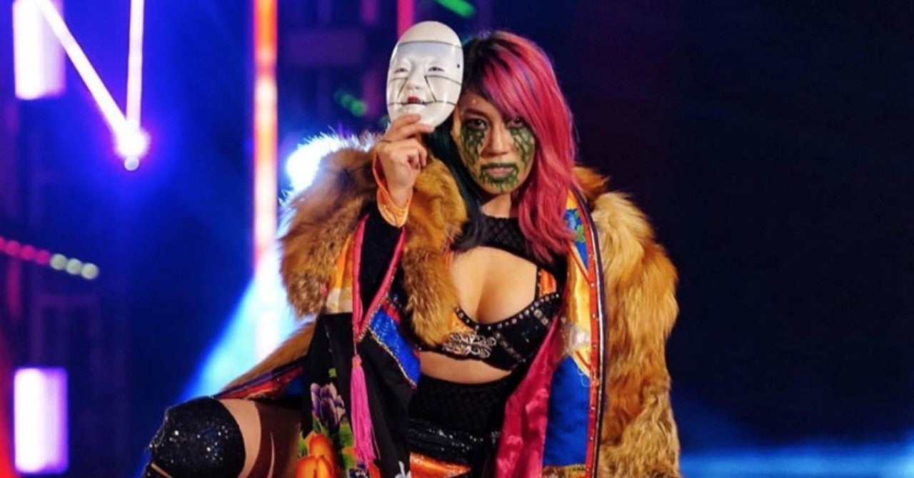 Asuka WWE Raw Women's Champion