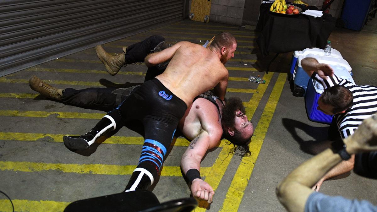 WWE Raw Sami Zayn Braun Strowman Falls Count Anywhere