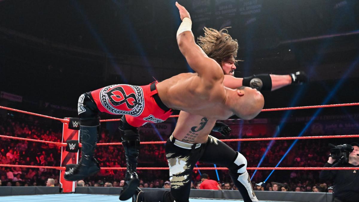 WWE RAW AJ Styles vs Ricochet