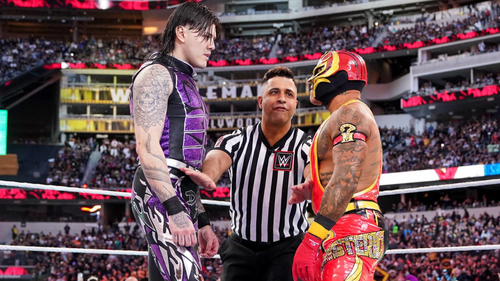 Dominik Mysterio vs Rey Mysterio at WrestleMania 39